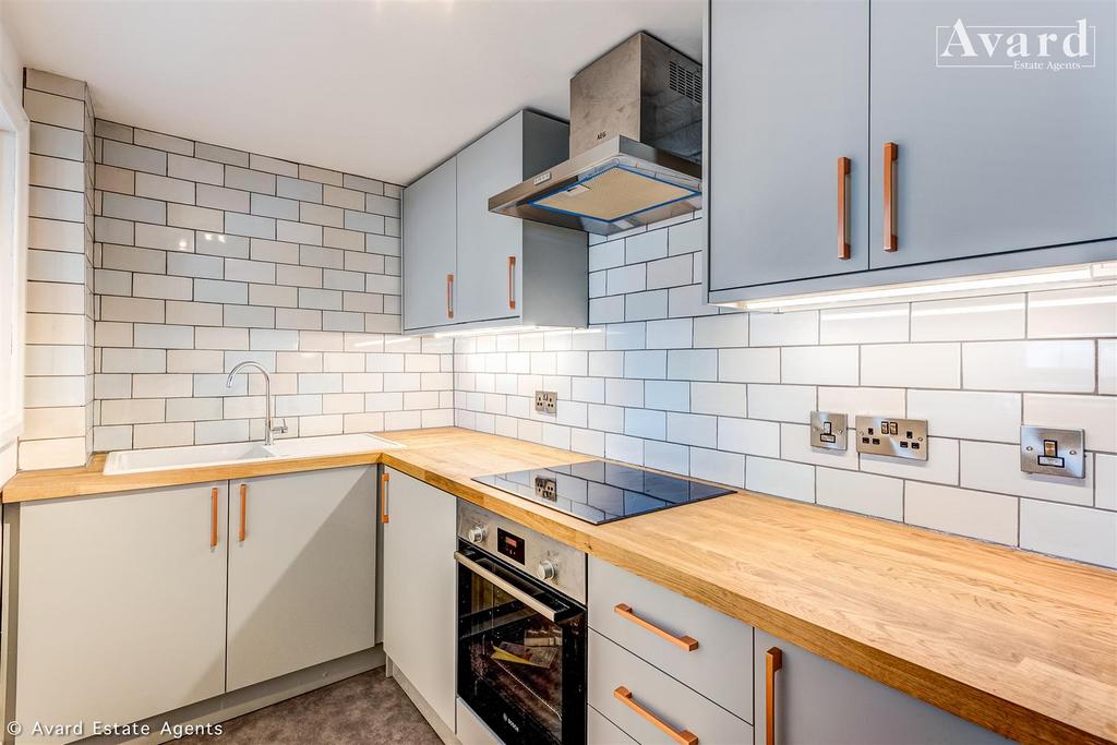 Flat 9, 53-54 Regency Square-17.jpg