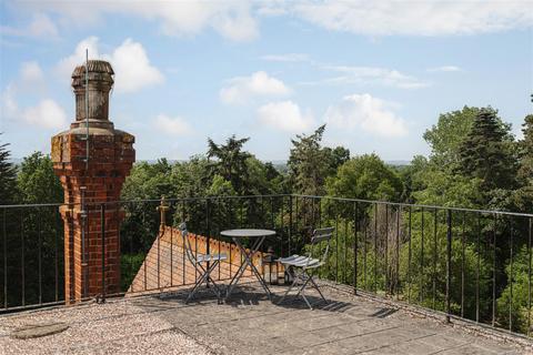 3 bedroom apartment for sale, Picketts Lane, Redhill