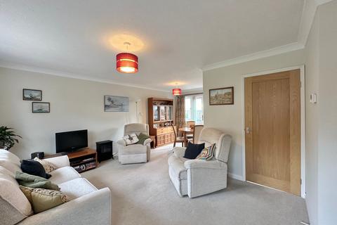 4 Bangor Close, Hereford, HR4 9XB