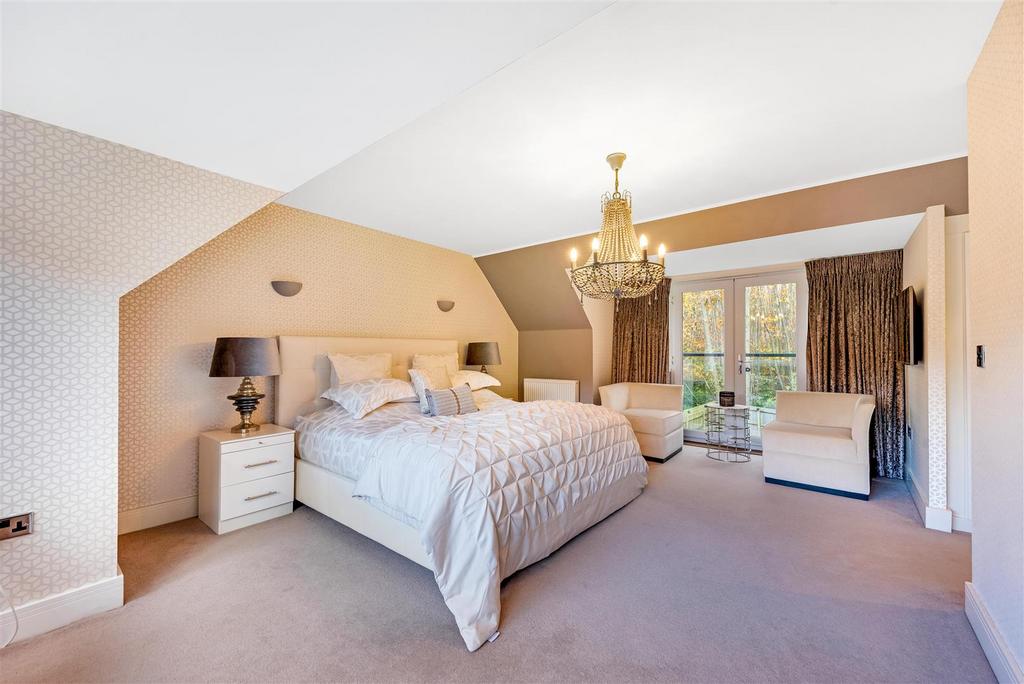Principal bedroom