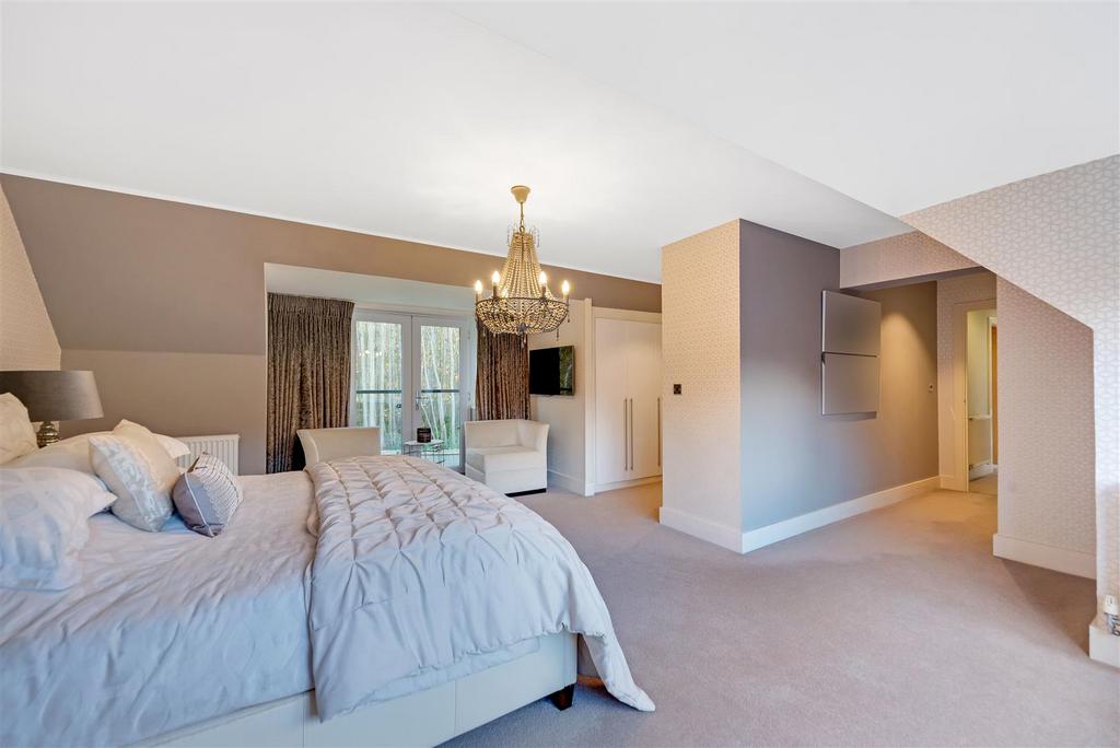 Principal bedroom