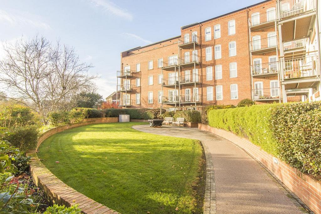 Outside, Parking &amp; Communal Gardens