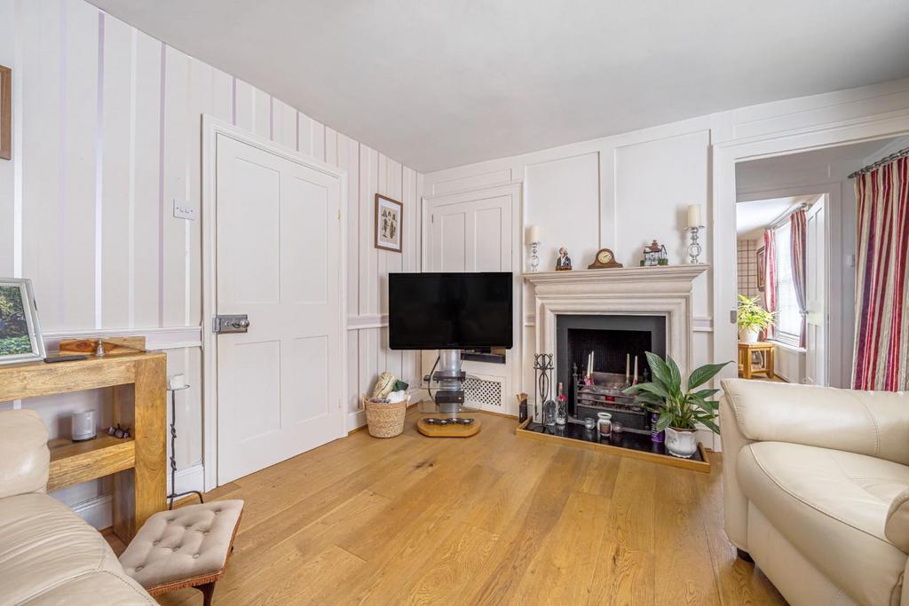 Chalk Road, Gravesend 3 bed cottage for sale £475,000