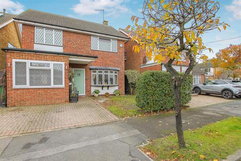 4 bedroom detached house for sale, Plovers Mead, Wyatts Green, Brentwood