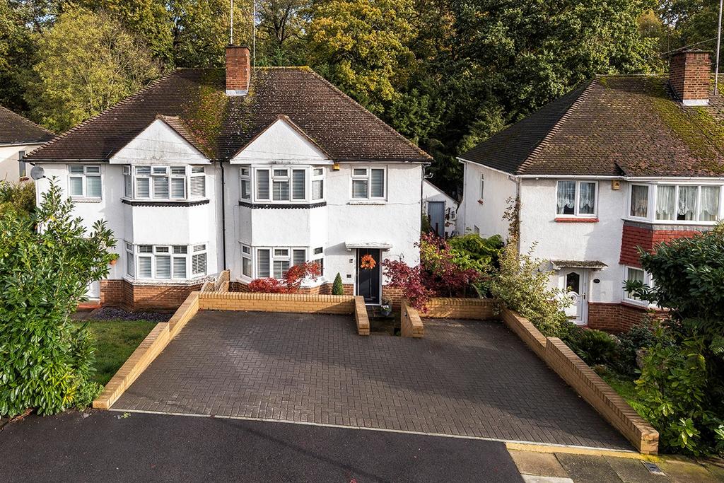 Martens Avenue, Bexleyheath, DA7 3 bed semidetached house for sale £500,000