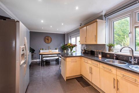 3 bedroom semi-detached house for sale, Martens Avenue, Bexleyheath, DA7