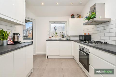 2 bedroom apartment for sale, Regents Park Road, London N3