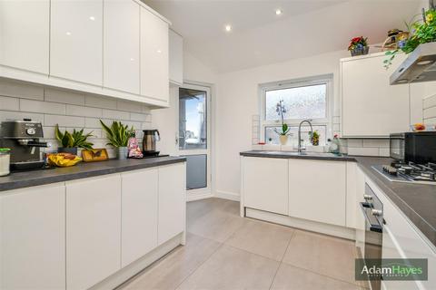 2 bedroom apartment for sale, Regents Park Road, London N3