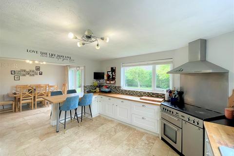 4 bedroom detached house for sale - Homestead, Easton On The Hill