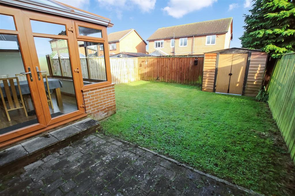 Fallow Road, Woodham, Newton Aycliffe 3 bed semidetached house for