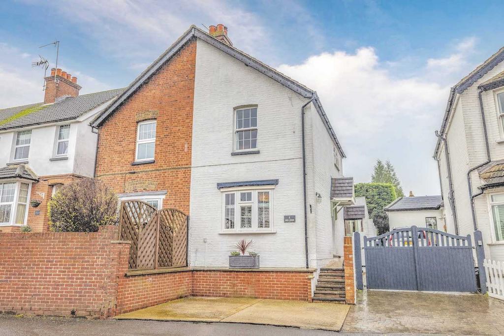 Lower Road Cookham Sl6 2 Bed Semi Detached House For Sale £650 000