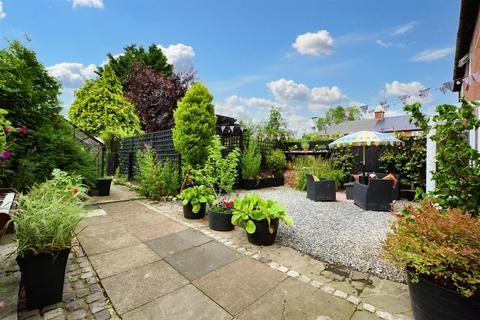 3 bedroom semi-detached house for sale, The Crescent, Breaston