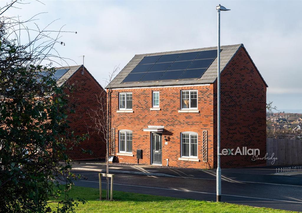 Foxglove Avenue, Droitwich 3 bed detached house £340,000