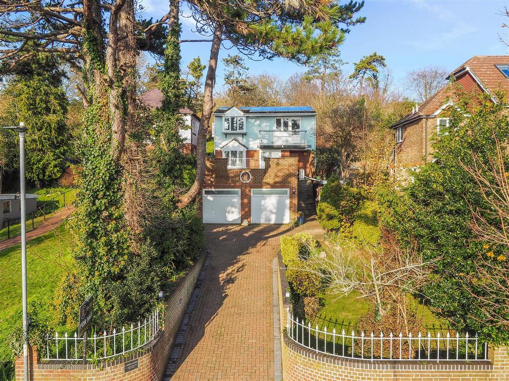 Down End Road, Drayton 3 bed detached house for sale £625,000