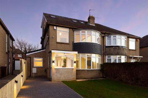 5 bedroom semi-detached house for sale, Carr Manor Drive, Leeds LS17