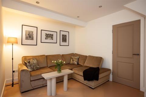 30 Carr Manor Drive, Leeds, LS17 5AU