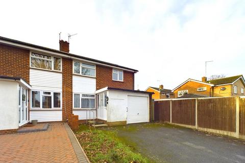 3 bedroom semi-detached house for sale - Latchmore Close, Hitchin, SG4