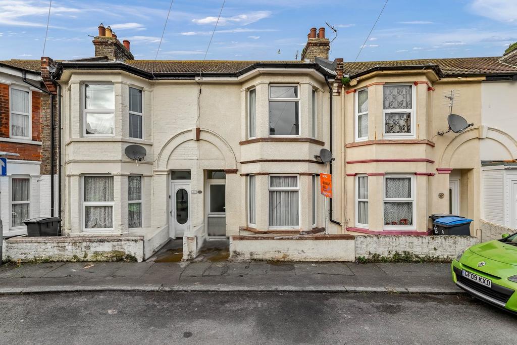 Balfour Road, Dover, CT16 3 bed terraced house for sale £220,000