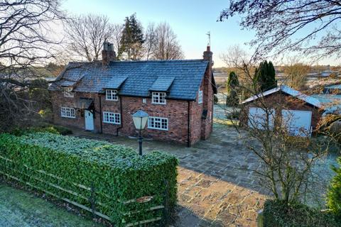 3 bedroom farm house for sale - Agden Lane, Altrincham WA14