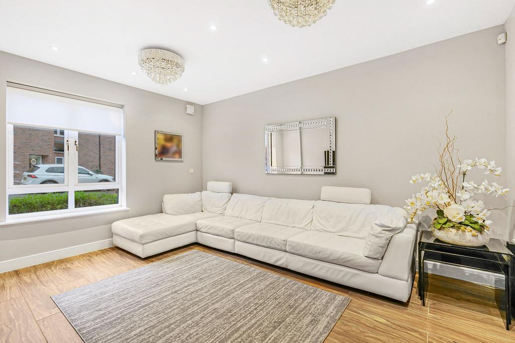 Photograph 4
