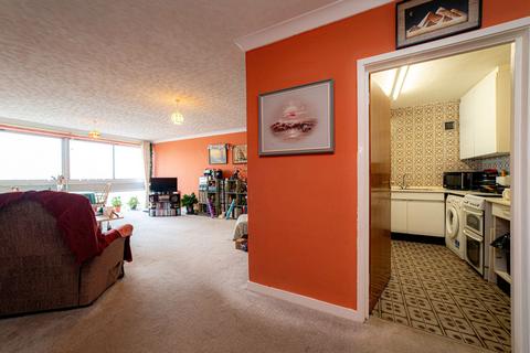 2 bedroom flat for sale, West Terrace, Folkestone, CT20