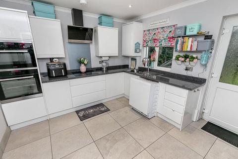 39 Macaulay Road, Caterham, CR3 5HR