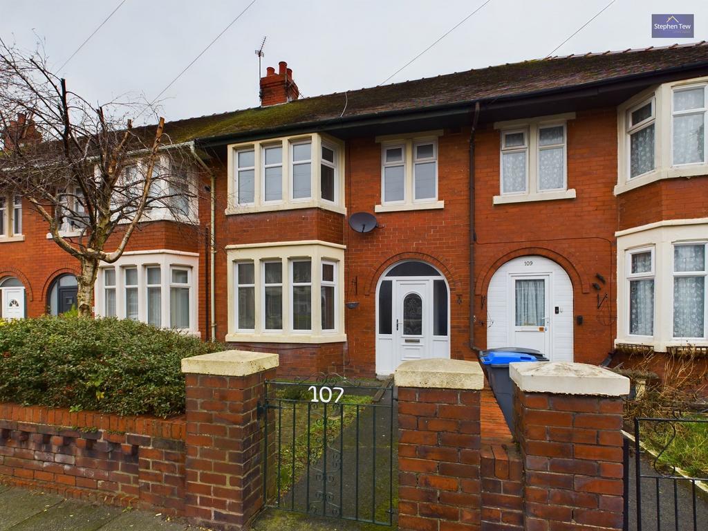 Faringdon Avenue, Blackpool, FY4 3 bed terraced house for sale £130,000