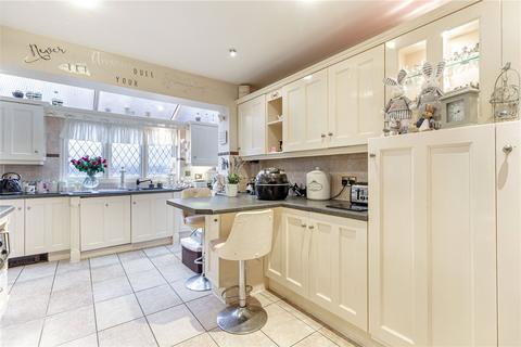 28 Batsford Close, Redditch, B98 7TF