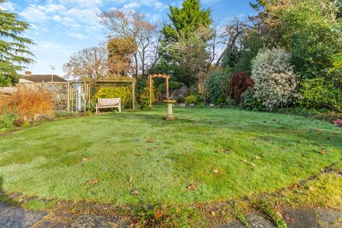 21 Highover Park, Amersham, HP7 0BN