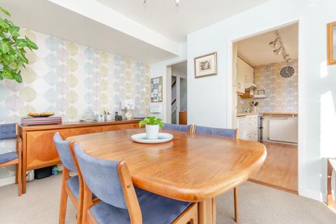21 Highover Park, Amersham, HP7 0BN