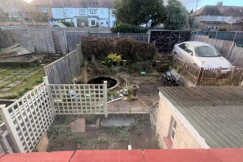 74 Truro Road, Gravesend, DA12 5RF