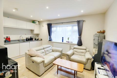 2 bedroom apartment for sale, Marion Crescent, Orpington