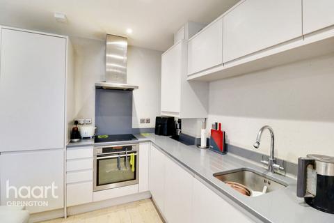 2 bedroom apartment for sale, Marion Crescent, Orpington
