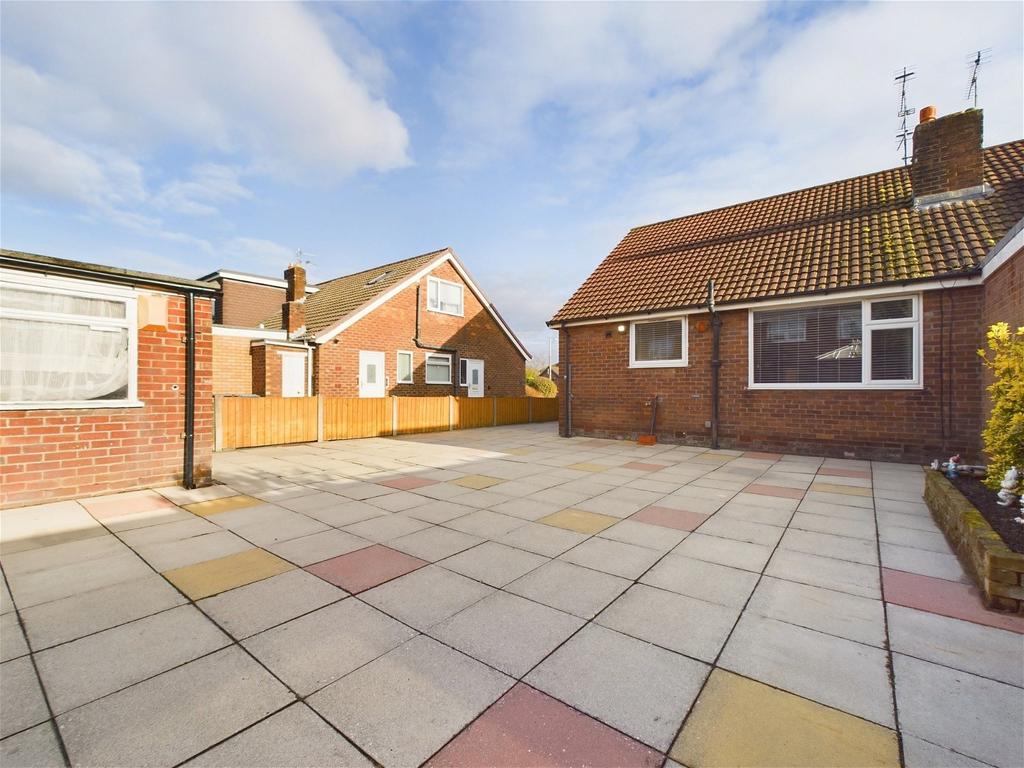 Brighouse Close, Ormskirk, Lancashire, L39 3NA 3 bed semidetached