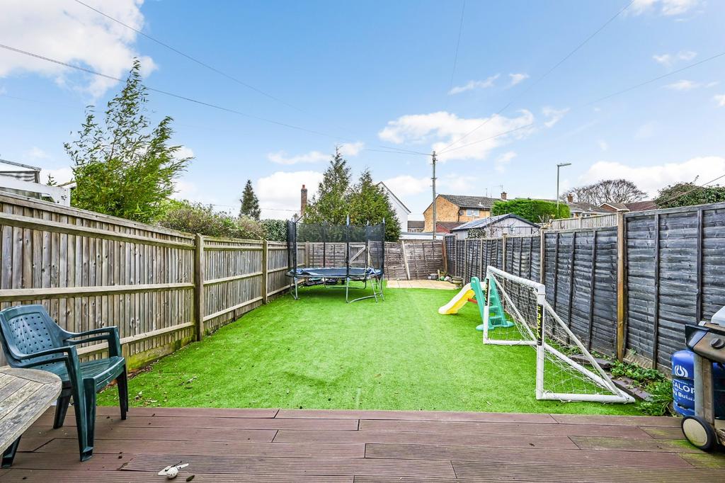 Hazelbank Close, Liphook, Hampshire 3 bed terraced house for sale £