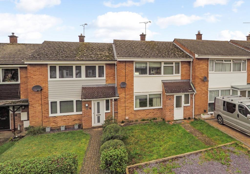 Hazelbank Close, Liphook, Hampshire 3 bed terraced house for sale £375,000