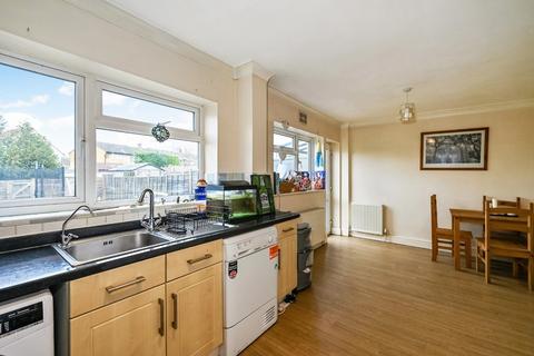 36 Hazelbank Close, Liphook, GU30 7BZ