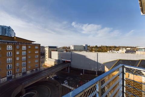 2 bedroom apartment for sale, *  730 sqft - WITH PARKING  * The Spires, TOWN CENTRE