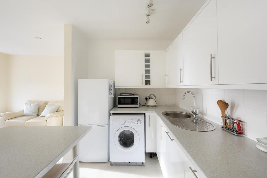 Kitchen ()