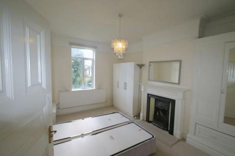 2 bedroom flat to rent, Arlow Road, Winchmore Hill N21