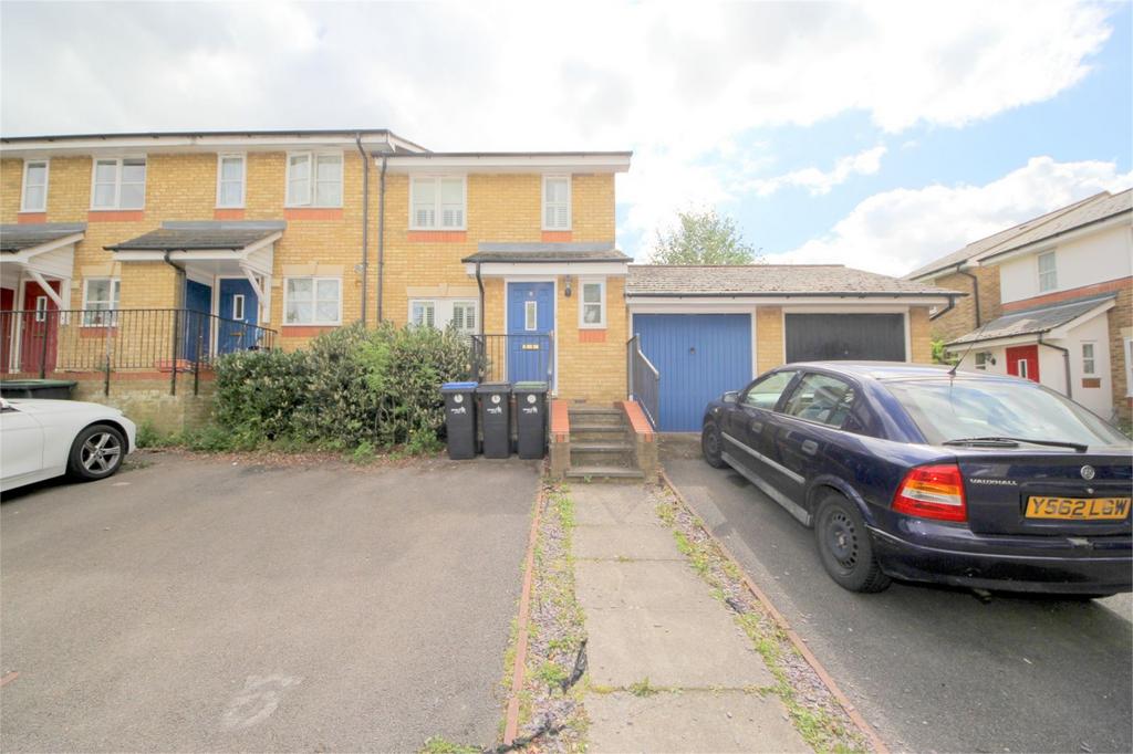 3 bedroom End Terrace House with Garage for rent