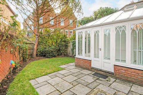 22 Pinel Close, Virginia Water, GU25 4SP