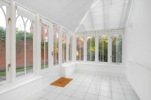 22 Pinel Close, Virginia Water, GU25 4SP