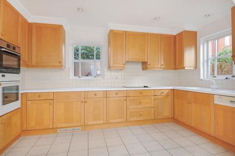 22 Pinel Close, Virginia Water, GU25 4SP