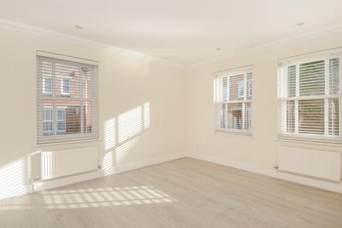 22 Pinel Close, Virginia Water, GU25 4SP