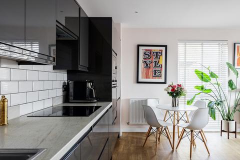 1 bedroom flat for sale, Lomond Grove, London, SE5