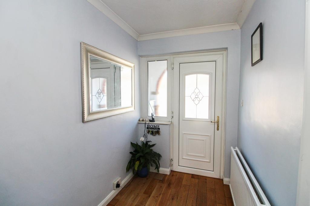 Prince Albert Square, Redhill, Surrey. RH1 5AR 3 bed terraced house £