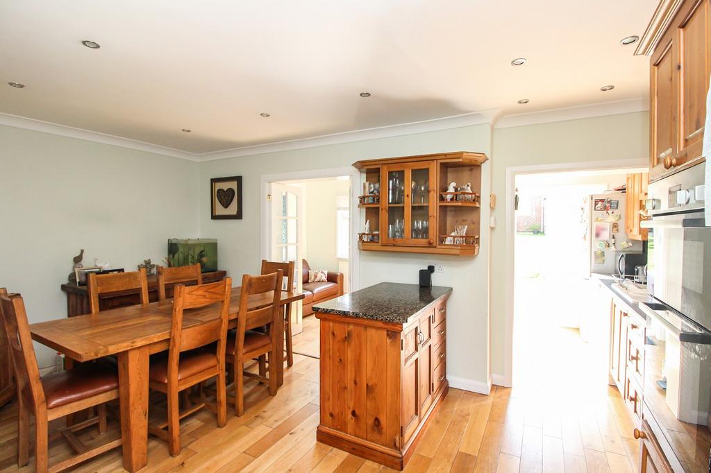Kitchen/Breakfast Room