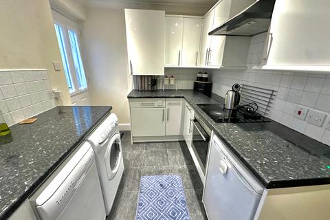 2 bedroom flat to rent - Redesdale Gardens, Adel, Leeds, LS16