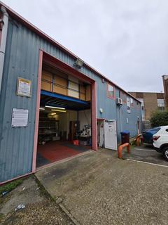 Warehouse to rent, Cranborne Road, Potters Bar EN6